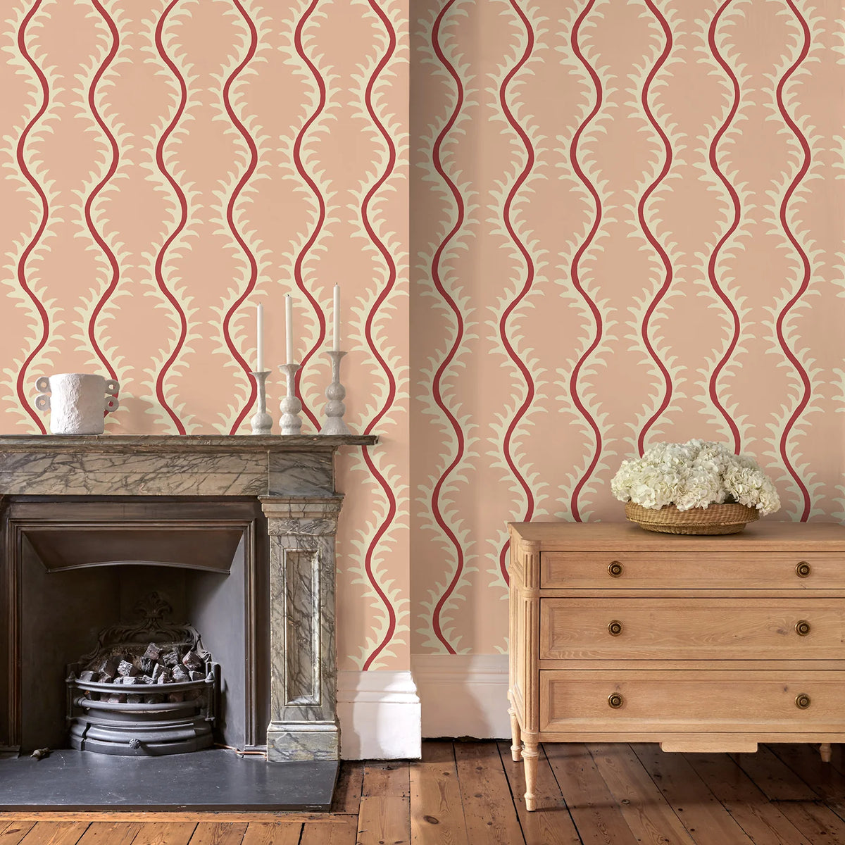 Helter Skelter Wallpaper - Lipstick
