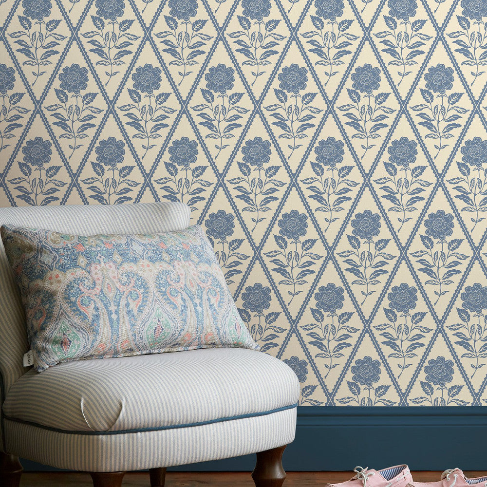 Joules Juliette Floral Print Cream/Blue Wallpaper