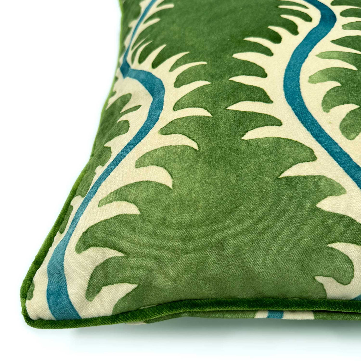 Cushion Helter Skelter Velvet Grass