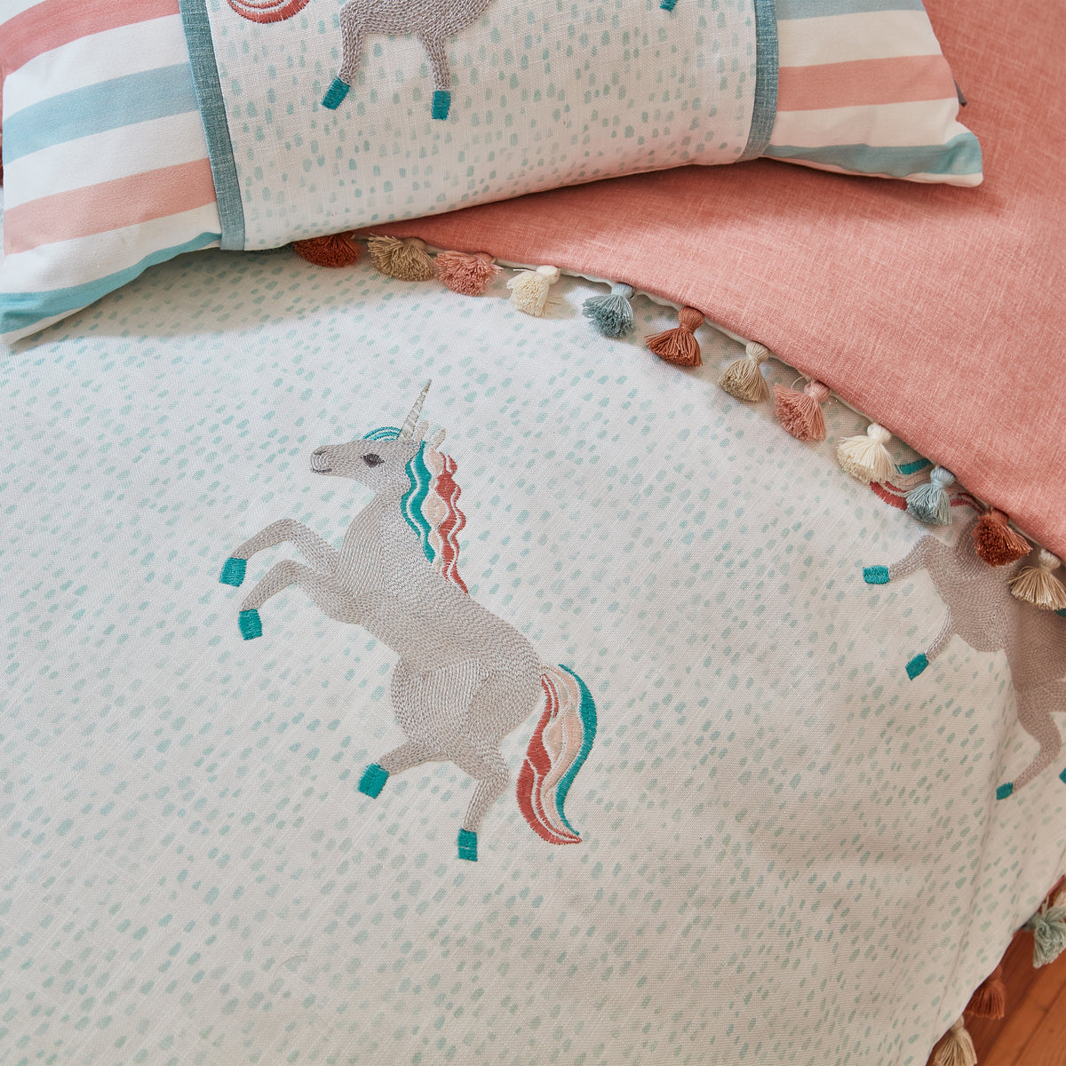VN T84/10 TUFTY BRAID ICE CREAM